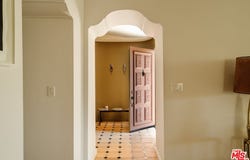 2443 N Vermont Ave, Los Angeles, CA 90027