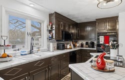 72 Rochambeau, New Bedford, MA 02745