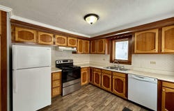 515 W ONOTA STREET, MUNISING, MI 49862