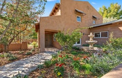 224 Simpson, Taos, NM 87571