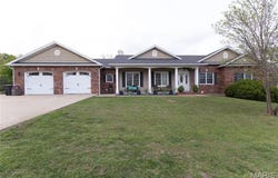 100 Charleston Way, St Robert, MO 65584