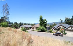 6225 FOREST RIDGE RD, Springfield, OR 97478