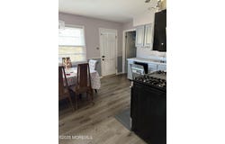 6 2nd Street, Barnegat, NJ 08005