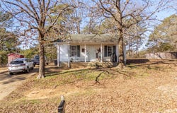 210 Westwood Circle, Selmer, TN 38375
