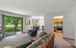 1002 Heritage Court E, Vadnais Heights, MN 55127