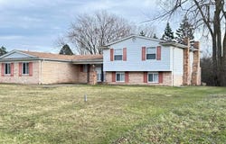 2665 Peterboro Road, West Bloomfield, MI 48323