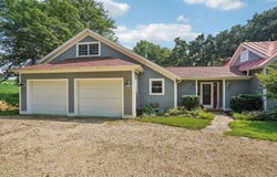 2473 Mt Hope Road, Dodgeville, WI 53533