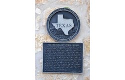 125 W San Antonio St, Fredericksburg, TX 78624