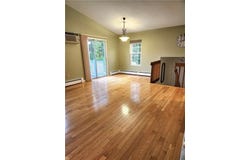 565 Quaker Lane, West Warwick, RI 02893