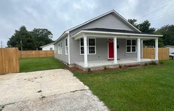 301 W Duke Street, Dunn, NC 28334