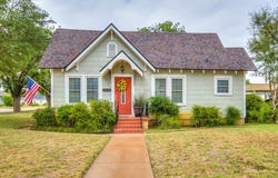308 N 5th St, Ballinger, TX 76821