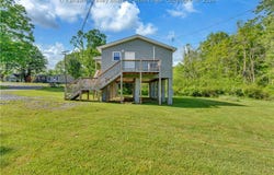152 Second Street, Rupert, WV 25984