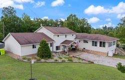 283 Walter McDaniel Rd Road, East Bernstadt, KY 40729
