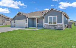 2621 E 26th Court, Lawrence, KS 66046