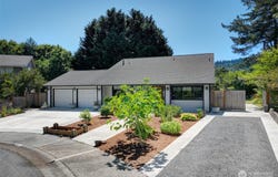 19211 SE 45th Court, Issaquah, WA 98027
