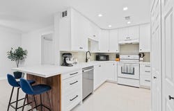 8059 SW 17th Pl, Davie, FL 33324