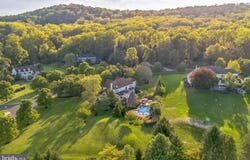 55 WOODSIDE LANE, NEW HOPE, PA 18938