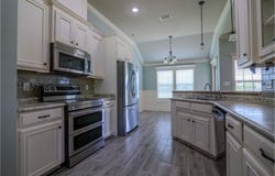 23 W Stanley Ext, Ray City, GA 31645
