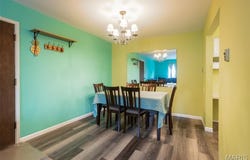10117 Sakura Drive, St Louis, MO 63128
