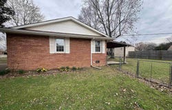 1702 Pine Street, Athens, AL 35611