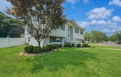 200 KICKAPOO Drive, East Peoria, IL 61611
