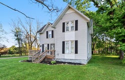 347 Riverview Drive, Plainwell, MI 49080