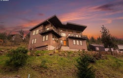 400 MAYA Way, Mosier, OR 97040