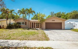 10460 NW 2nd Ct, Plantation, FL 33324