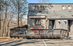 31 Middle Village Way, Tannersville, PA 18372