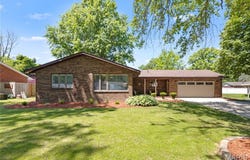 5 Magnolia Drive, Moro, IL 62067