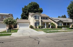 816 W Loyola Avenue, Visalia, CA 93277