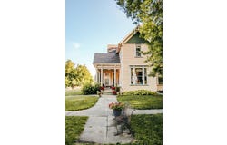 305 S 8th St, Sabetha, KS 66534