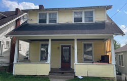 1025 Red Oak Street, Charleston, WV 25302