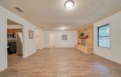 204 Cedarcrest Dr, Marshall, TX 75672