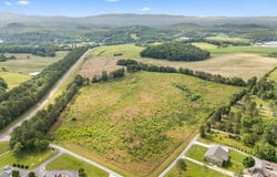Wade Rd, Loudon, TN 37774