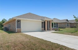 4629 Lincoln Landing, Harrah, OK 73045