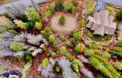 102 Memory Ln, Pinehurst, ID 83850