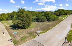 2431 Diamond Point Drive, Cedar Hill, TX 75104