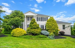 5 Marigold Lane, Marlboro, NJ 07746