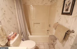 3247 OAKGLEN COURT, LANCASTER, PA 17601