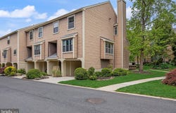 126 KINGS CROFT, CHERRY HILL, NJ 08034