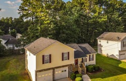 384 River Trace Drive, Carrollton, GA 30117