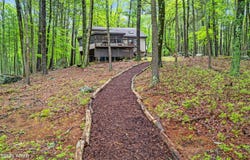 191 Water View Drive, Hawley, PA 18428