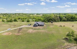 1714 SE Herschell RD, Tecumseh, KS 66542