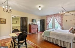 1090 RAGGED EDGE ROAD, CHAMBERSBURG, PA 17202