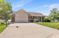 602 Varner Circle, Odessa, MO 64076