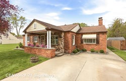 2961 Johns Drive, Saginaw, MI 48603