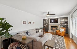 5438 Ponderosa Drive, West Des Moines, IA 50266
