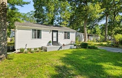 3 Violet St, Lakeville, MA 02347