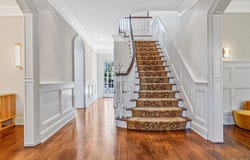 9 Vanderbilt Parkway, Dix Hills, NY 11746